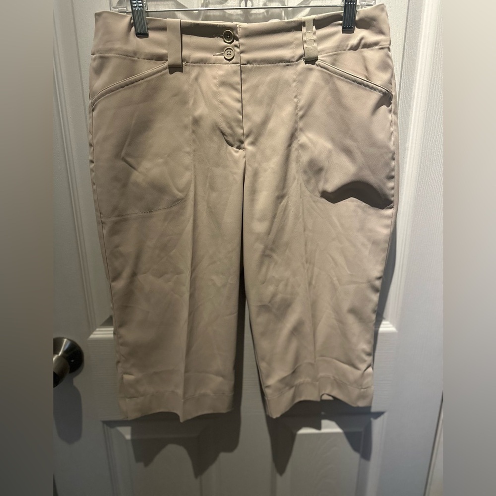 NIKE Golf Dri Fit Bermuda Shorts Women's Size 8, 14.5” Inseam Khaki Classic